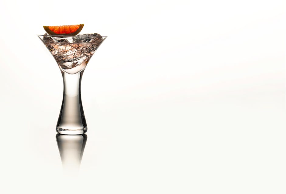 Vodka Cocktail Mastery: Recipes for Martinis and Tonics